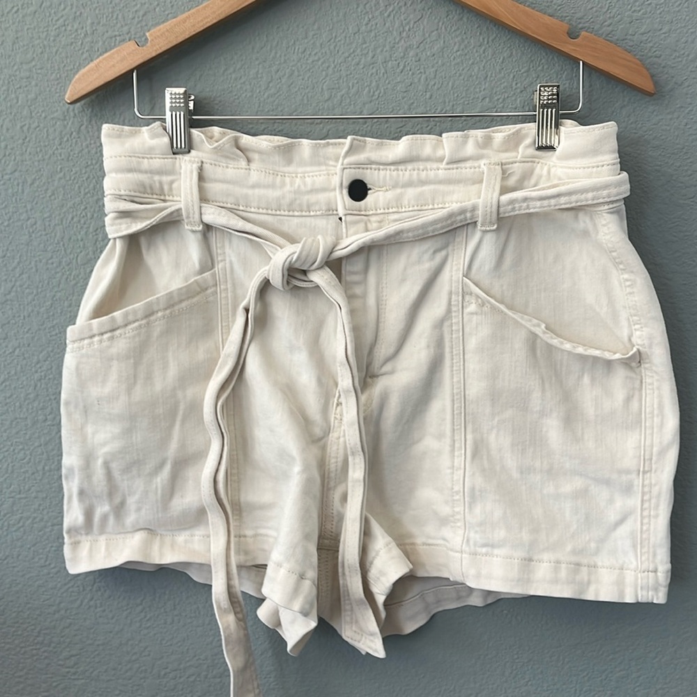 Universal thread EUC women’s size 12, summer cotton shorts, cream colored
